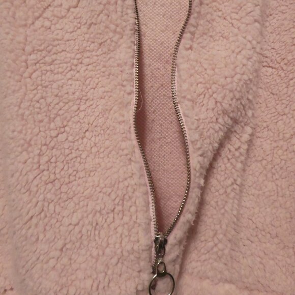 WEEKEND EDITION | small | Light Pink Hooded Teddy Jacket | Loop Zip Pull | GUC - Picture 10 of 16